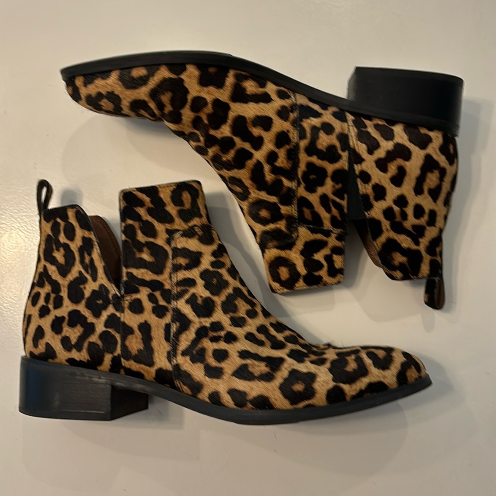 Franco Sarto leopard print leather “horsehair” bootie in perfect new condition!